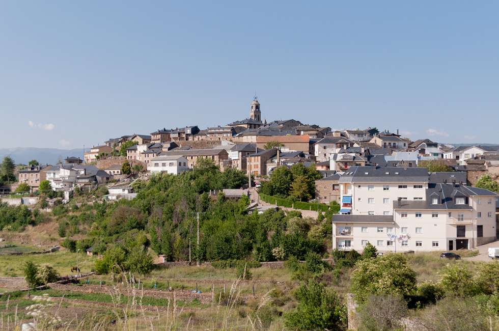 Conozca nuestro hostal en Puebla de Sanabria, ubicado en pleno centro de Puebla de Sanabria, a escasos metros del centro histórico de Puebla de Sanabria y del increíble Castillo de Puebla de Sanabria.