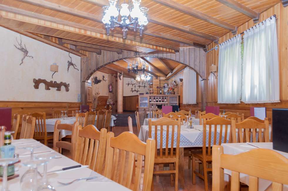Conozca nuestro restaurante en Puebla de Sanabria, ubicado en pleno centro de Puebla de Sanabria, a escasos metros del centro histórico de Puebla de Sanabria y del increíble Castillo de Puebla de Sanabria.